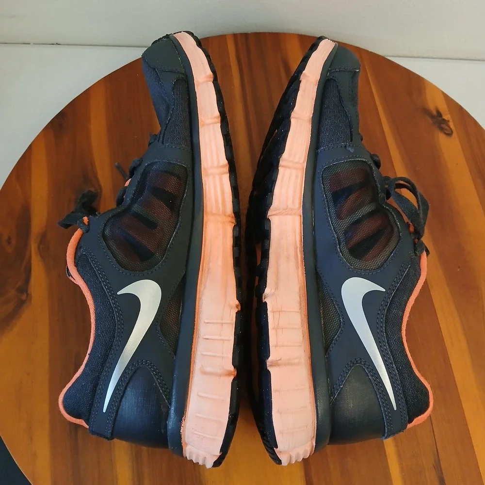 Nike see images